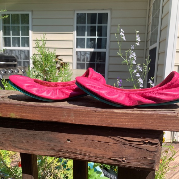 Fuchsia Hot Pink leather Tieks size 8 classic teal bottoms, - Picture 6 of 15